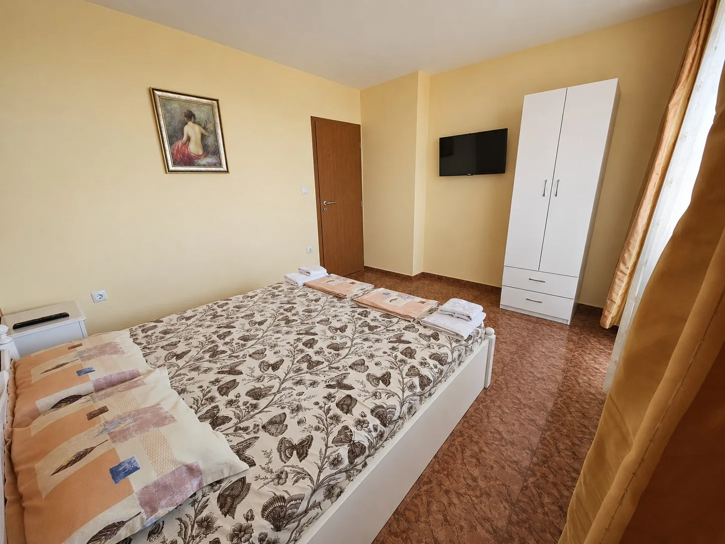 Apartment 402